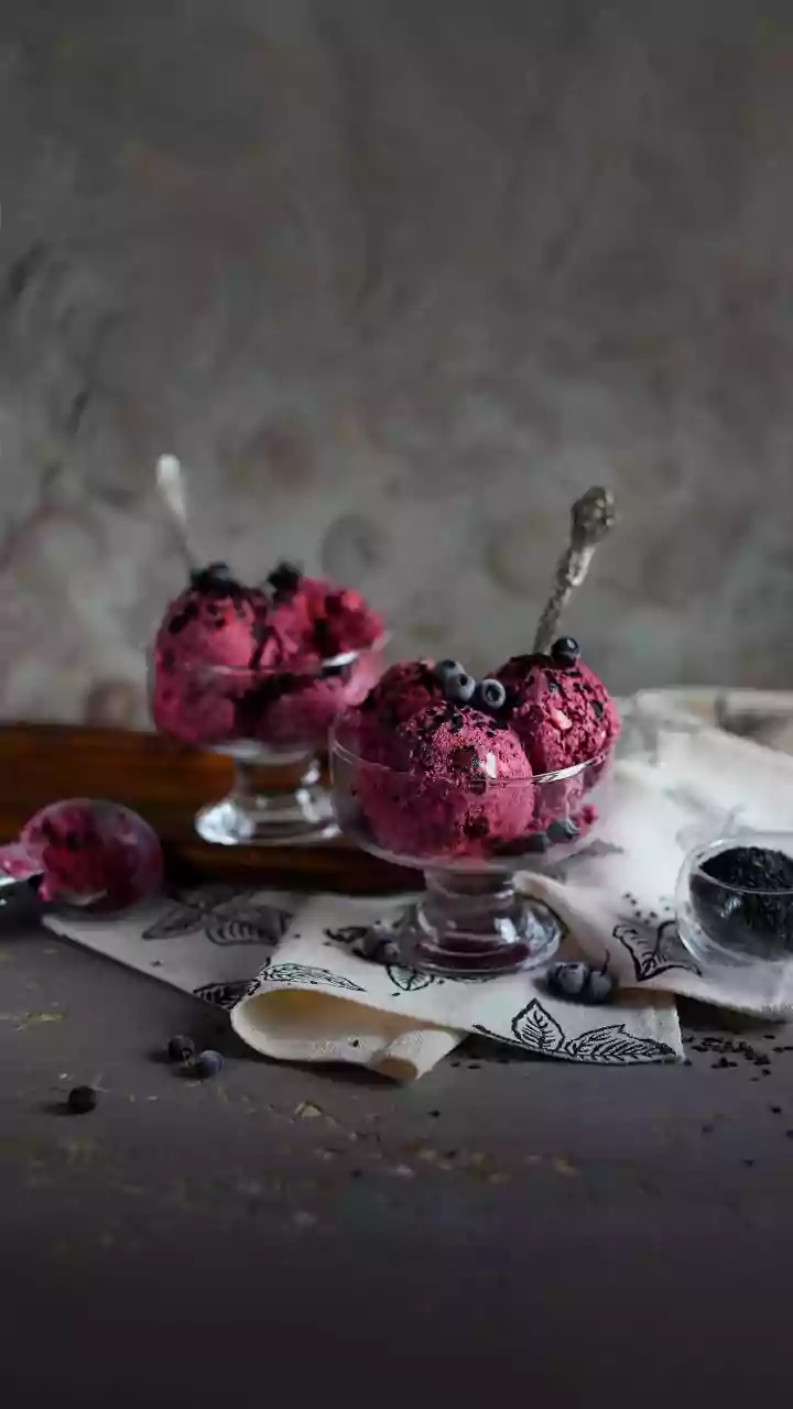 The Luxe Scoop: Artisanal Ice Cream's Culinary Revolution
