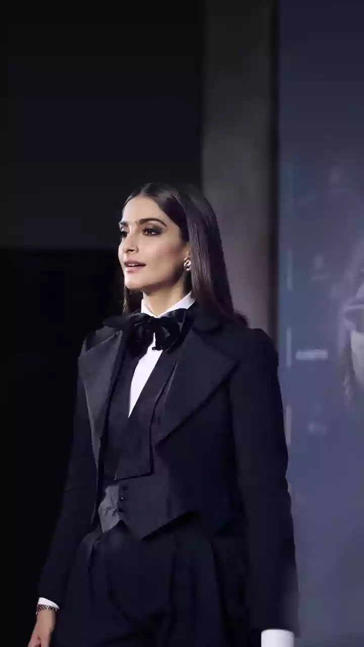 Style Spotlight: Sonam Kapoor's Chic Black Ensemble