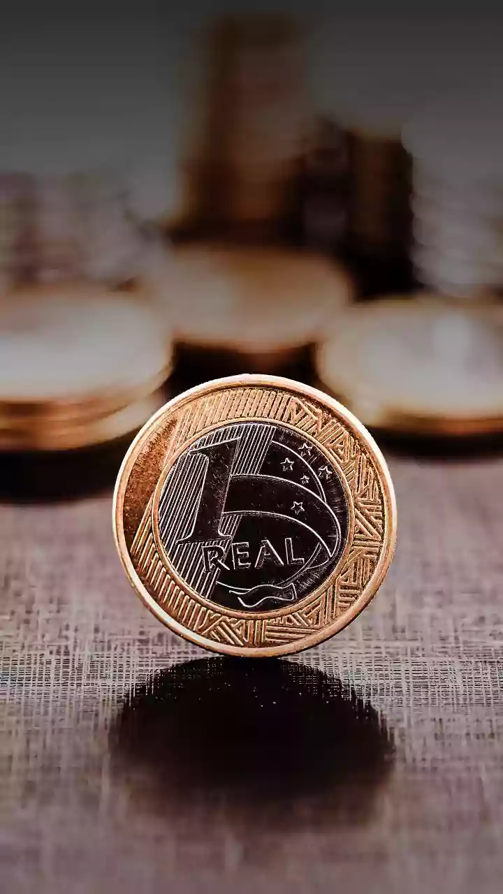 Nobel de Economia elogia Pix e diz que tarifaço de Trump ajudará Lula