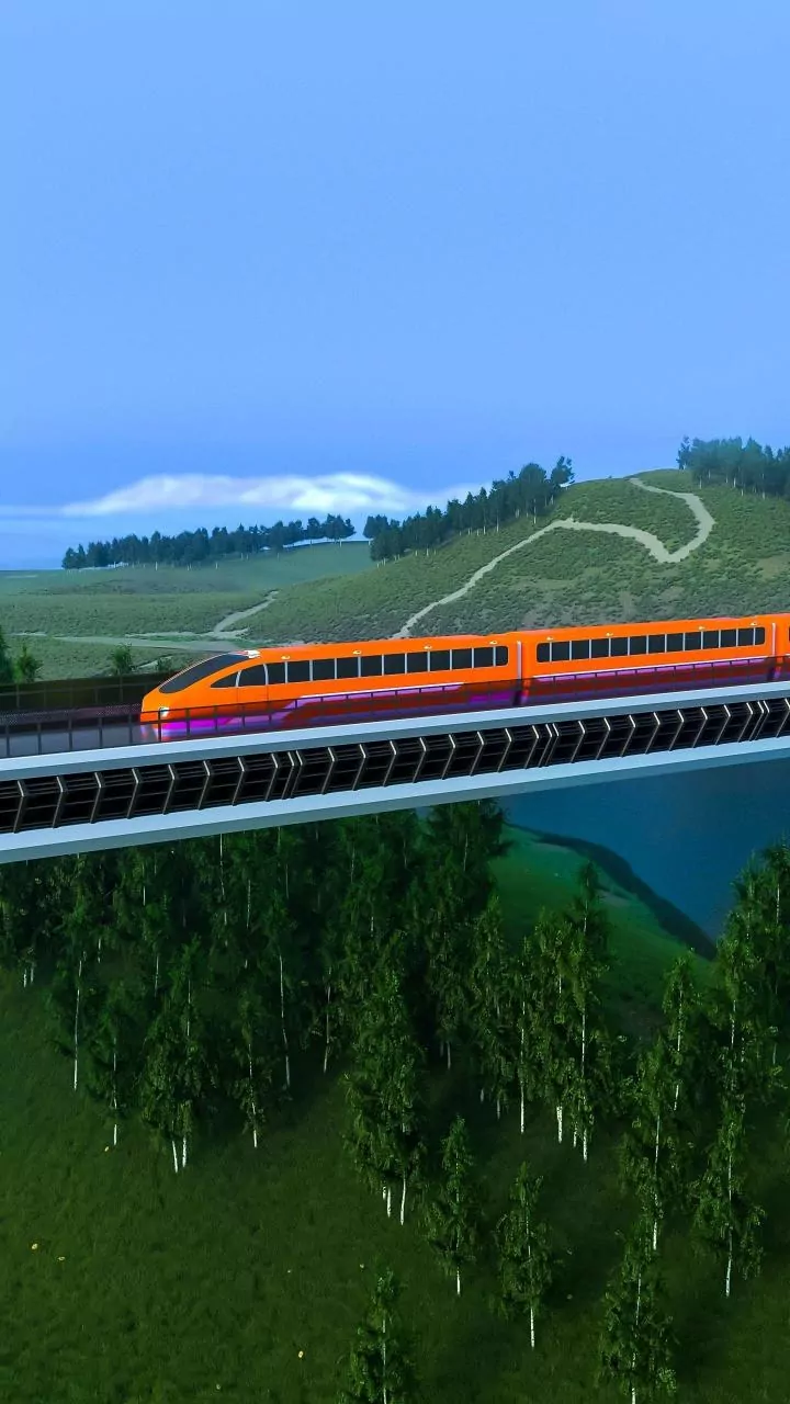 Mexico Mayor Misses Inaugural Train As It Leaves On Time; Netizens Compare It With India's 'VIP Culture' | Video