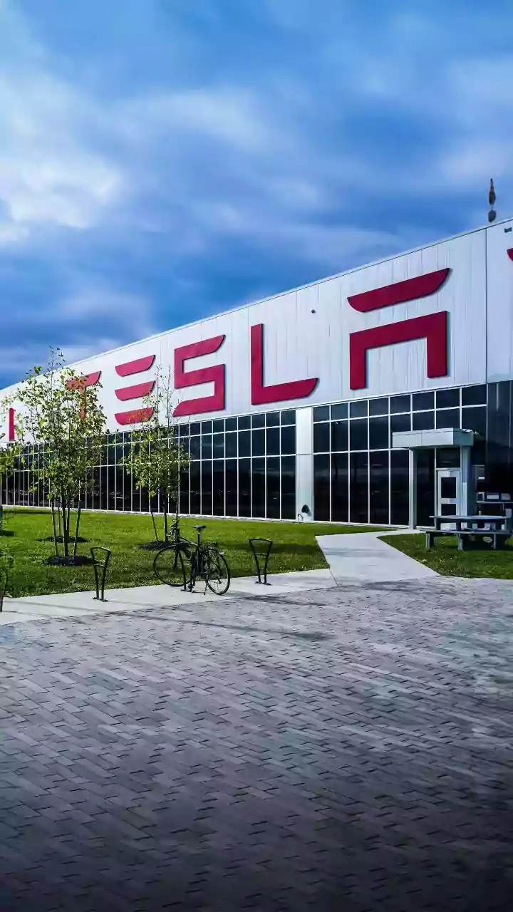 Tesla's Record Deliveries Come Before Bigger AI Spending