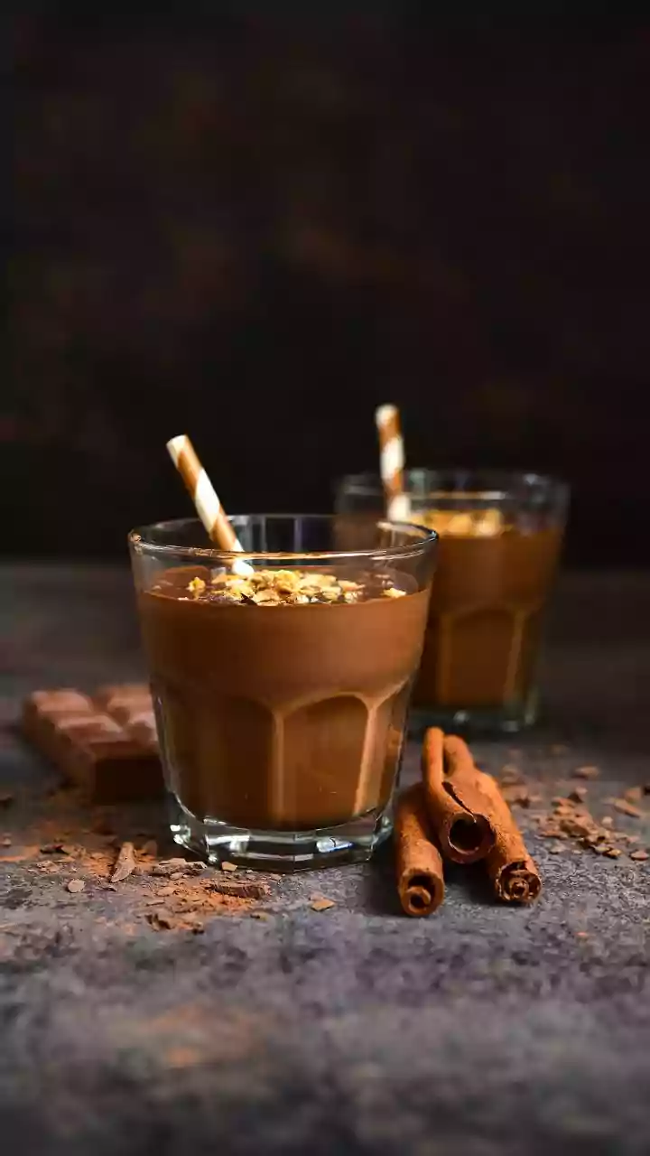 Long cozy evenings call for India’s new comfort drink — mocha smoothie
