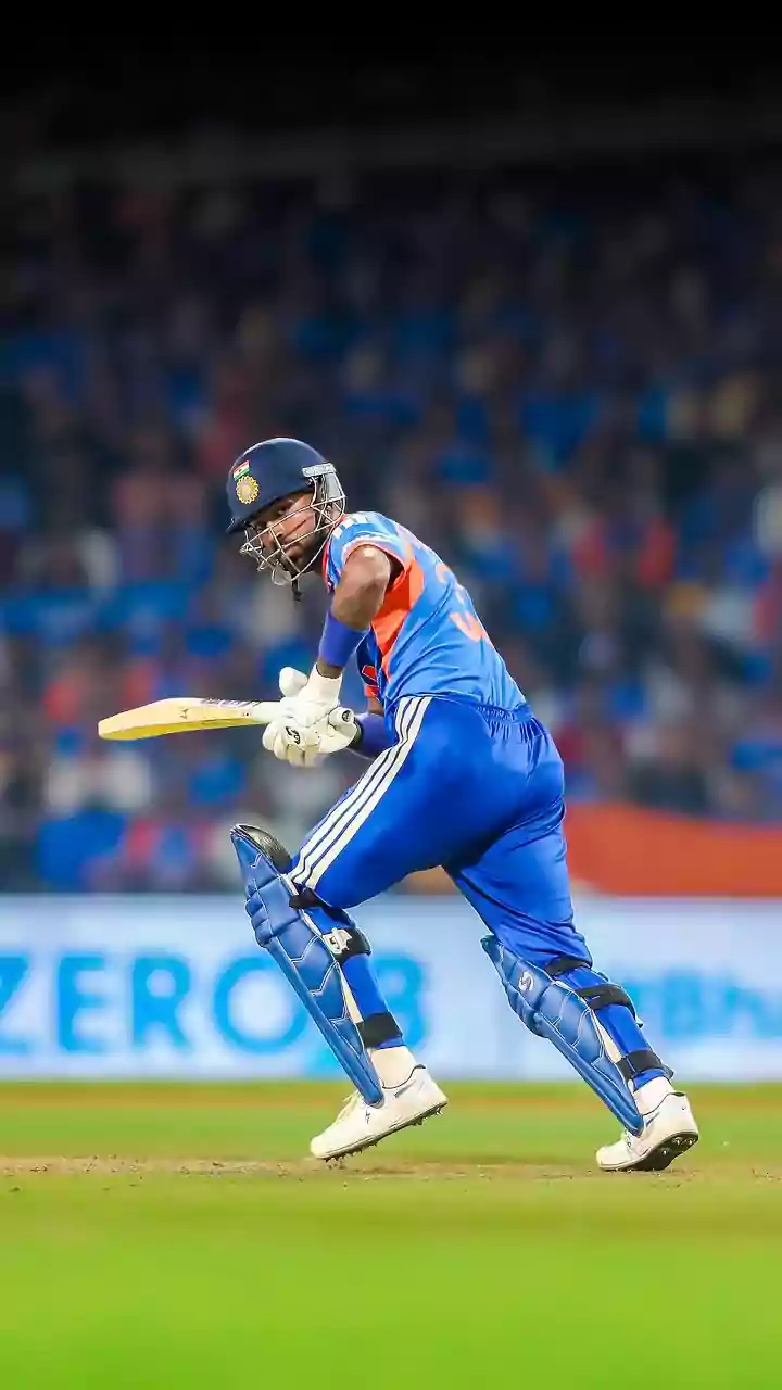 Watch : Bhojpuri commentary goes viral, Hardik Pandya smashes straight six