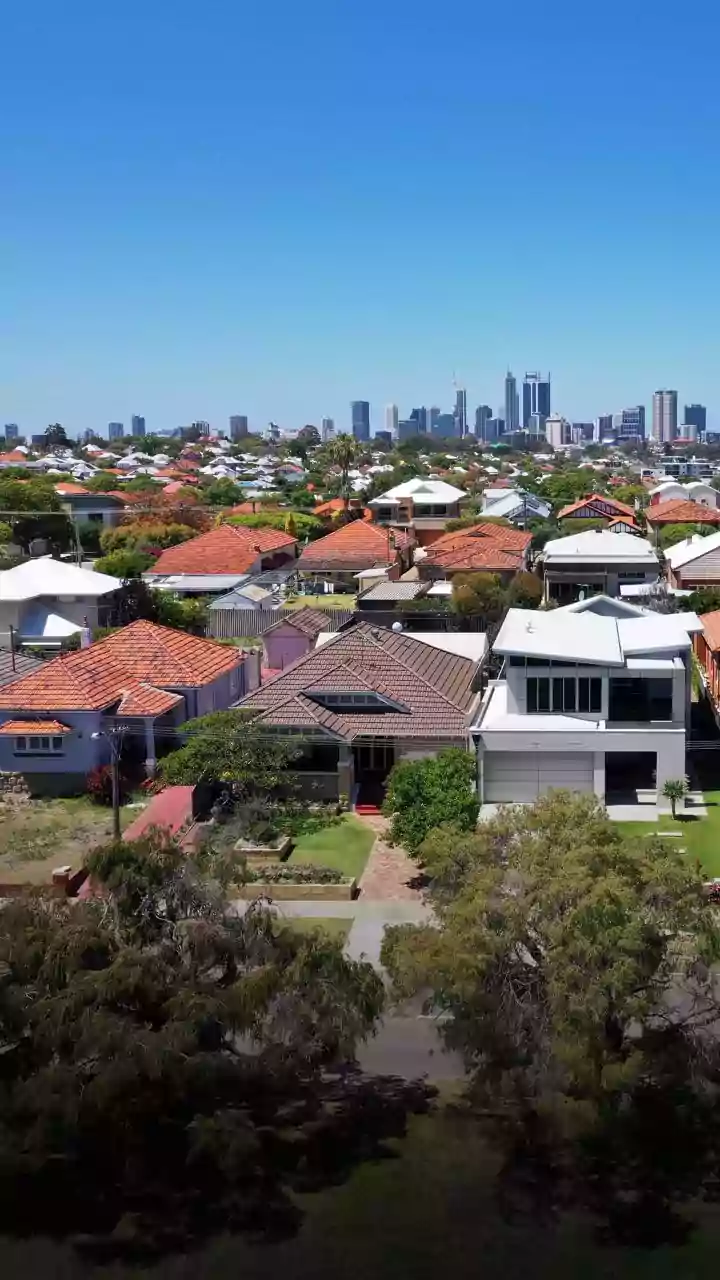 Indian Homebuyers Compare Larger Flats With Better-Connected Neighbourhoods