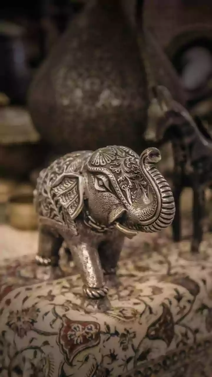 Traditional Brassware Home Decor Trends: Indian Handicrafts Transform Small Spaces