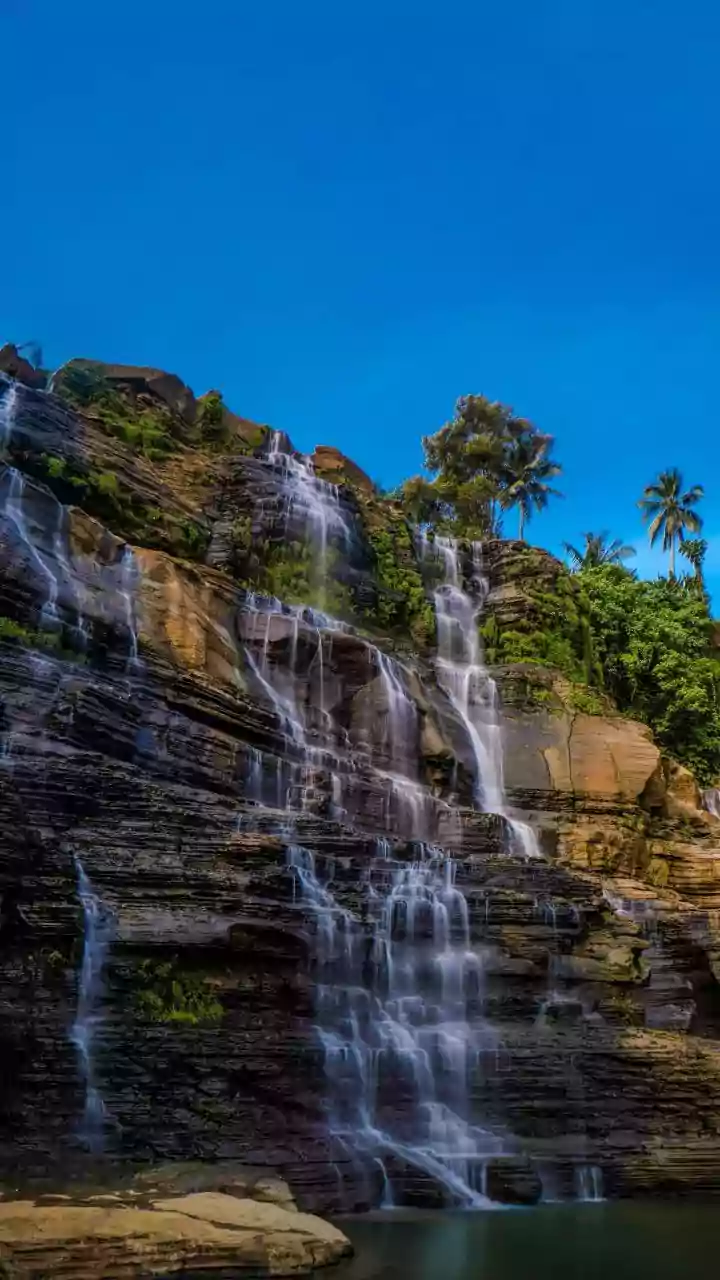 How To Visit Sohra Waterfalls And Living Root Bridges Before Winter