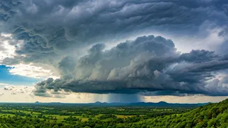 Tamil Nadu Weather Update: Light Showers Expected in 5 Southern Districts Amidst Unique Atmospheric Conditions