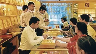 Indian jewelers offer cash for gold to boost festival sales