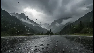 Heavy Rain Could Delay Weekend Getaways Across North India