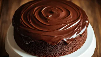 This Vintage Chocolate Fudge Cake Trend Is Absolutely Gorgeous
