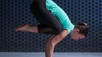Gentle Yoga Holding Poses Build Solid Core Stability And Natural Abdominal Strength