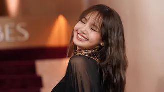 Blackpink's Lisa At Golden Globes 2026: Presenting With Priyanka Chopra To Posing With BIGGEST Stars - Viral Moments