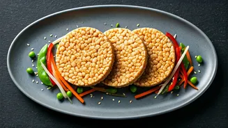 Fresh Veggies Meet Golden Crispy Rice In This Trend