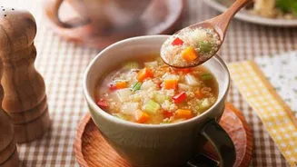 5 delicious soups made with turmeric and quinoa