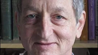 Geoffrey Hinton warns AI could shrink job opportunities for humans