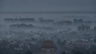 Delhi Air Quality Turns Poor This Season — Why Eye Discomfort Can Rise In Polluted Air