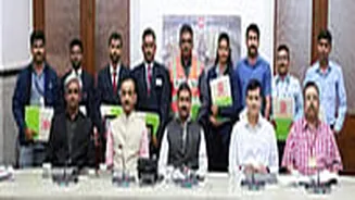 11 Employees Of Western Railway Felicitated With General Manager’s Safety Award