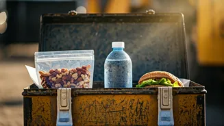 Outdoor Workers Show How To Eat Through Heat
