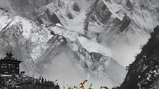 Why Booking Licensed Local Drivers Is Crucial For November Himalayan Mountain Road Travel