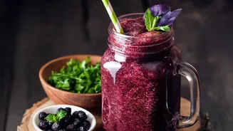 What Makes the Blueberry SYRN Smoothie Different From a Regular Blend