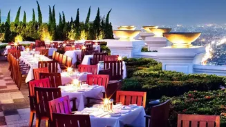 A Hotel Dinner Package May Not Suit Late Sightseeing Days