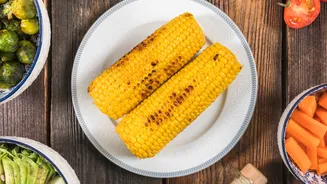 Truque de cozinha de R$ 2 para nunca mais errar o ponto do milho cozido
