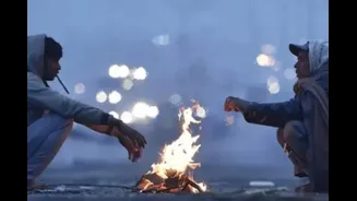 Intense Cold Wave Hits North India; Dal Lake Freezes, Delhi Smog Persists