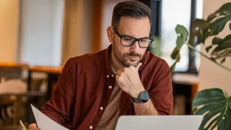 Why quarterly net worth tracking keeps young professionals motivated during early career debt-clearance stages