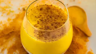 A Turmeric Smoothie Can Combine Banana, Spinach And Almond Milk