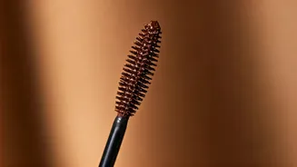 Why Brown Mascara Works With Every Soft Glam Look