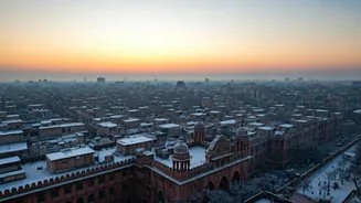 Delhi's Chill: Cold Wave's Grip Tightens