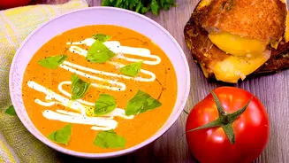 Sopa de tomate com queijo quente - é prática e rápida de fazer!