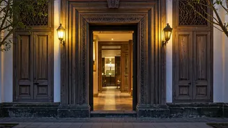 Synagogue Lane's Historic Homes Reimagined: A Fusion of Past Lives and Modern Stays