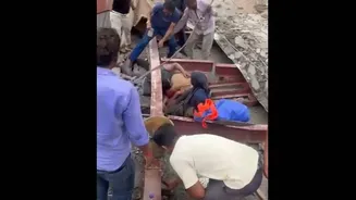Kolkata Tragedy: Factory Shed Under Construction Collapses In Taratala; 3 Dead, 23 Feared Trapped - VIDEO