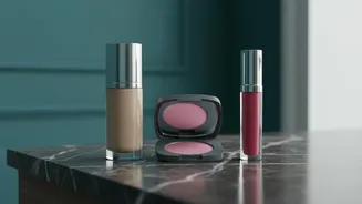 Cold Girl Makeup Uses Rosy Cheeks, a Dewy Base and Glossy Lips