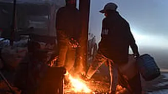 IMD Warns Of Intensifying Cold, Fog Grips Large Parts Of Uttar Pradesh