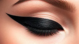 This Makeup Trend Refuses To Blend In