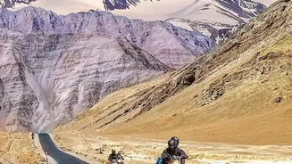 How Driving The Manali To Leh Highway In Early Winter Challenges Motorists