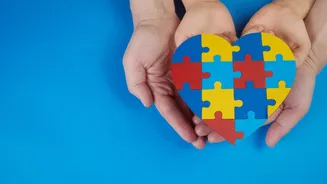 Dia do Orgulho Autista: como apoiar e acolher filhos com TEA em cada fase da vida