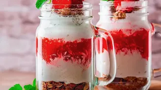 Quick Berry Parfait With Fruit And Yoghurt: What Quick Snack Actually Means
