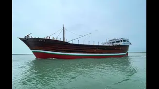Navio com bandeira indiana naufraga após explosão perto de Omã