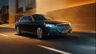 Mercedes-Benz Classe S blindado vem com curso para motoristas e prova que blindagem está na moda lá fora