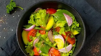 A Vegetarian Avocado-Tomato Menu Can Go Far Beyond Salad