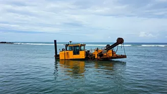 Muthalapozhi Harbour Dredging Stalled: Fishermen's Safety Concerns