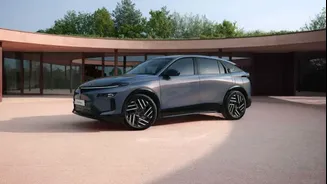 Lancia antecipa Gamma, novo SUV elétrico com até 740 km de autonomia