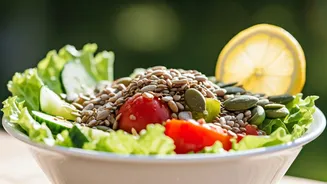 Vibrant Summer Detox Salad: Refresh Your Body with Seeds and Lemon Zing!