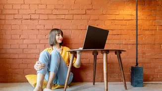 How Young Remote Staff Build Work Boundaries To Stop Late Night Messages
