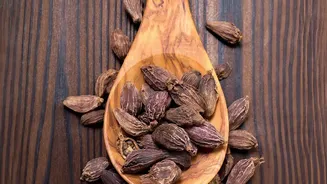 How to use green and black cardamom
