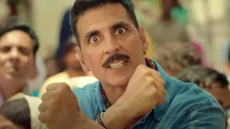Akshay Kumar Tells Fan To Remove His Hand