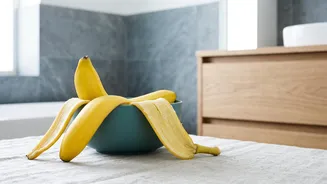 Rubbing Banana Peel On Skin Can Still Cause Irritation In Some People With Banana Peel Should Not Replace Proven Skin-Care Basics As The Key Detail